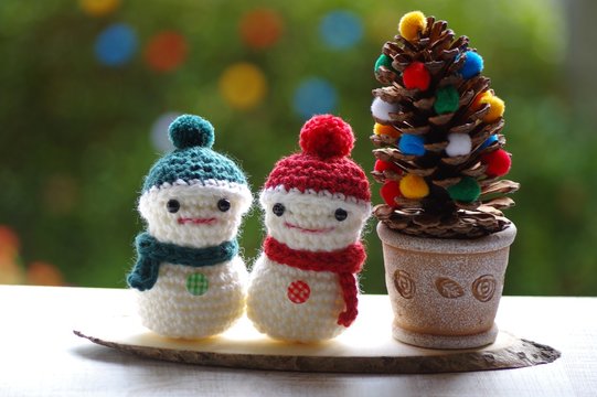 雪だるま　クリスマスカラー　松ぼっくりのクリスマスツリー