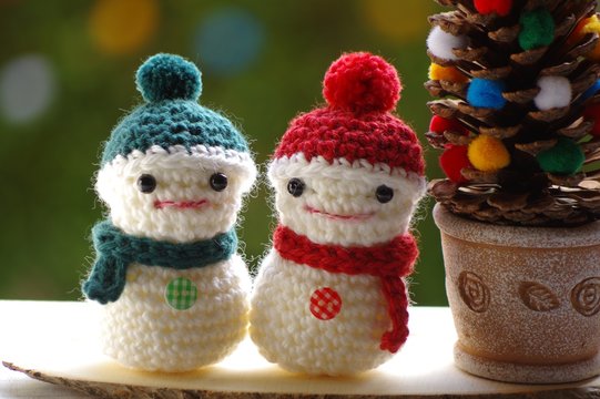 雪だるま　クリスマスカラー　松ぼっくりのクリスマスツリー