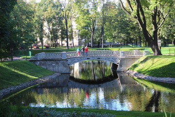 Obraz premium Canal in summer park Saints-Petersburg Russia