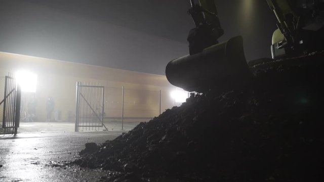 Hydraulic excavator using bucket arm