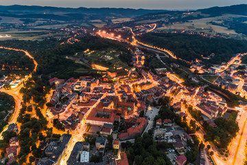 Fototapety  Widok z lotu ptaka na światła miasta Kłodzko