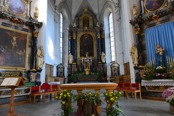 Fototapeta na wymiar Innenansicht Stadtpfarrkirche Maria Himmelfahrt (Baden) Kanton Aargau 
