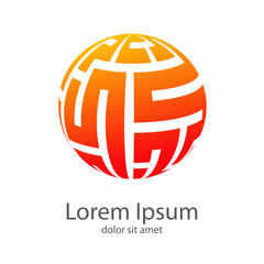 Logotipo laberinto en espacio negativo en esfera en naranja