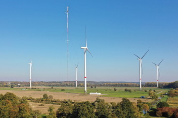Windräder Windenergieanlagen Montage Windmessmast
