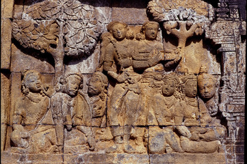 Reliefs im Borobodur (Java) - Darstellungen aus dem Leben von Buddha