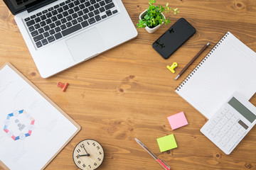 テーブルと筆記用具