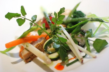 オーガニック野菜のサラダ