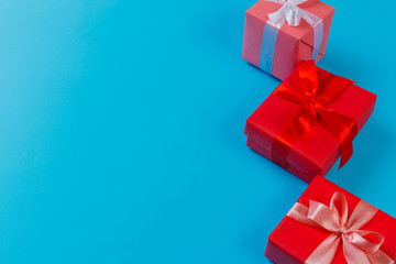 Fototapeta premium gift box on color background