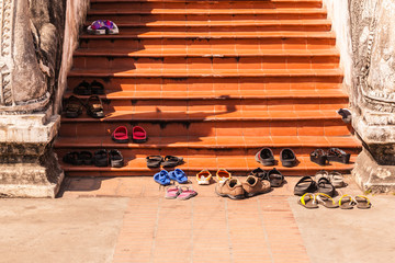 Naklejka premium Buddhist temple stairs