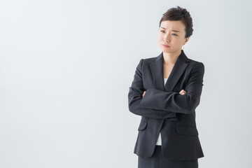 怒る女性