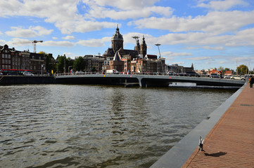 Obraz premium Panorama Amsterdamu widziana z bulwaru nad Ij.