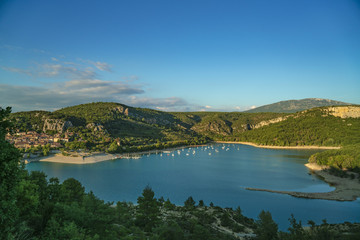 Fototapeta na wymiar Bauduen am Lac du Sainte Croix am Gorges du Verdon in der Provence