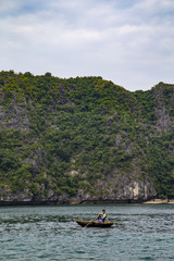 Fototapeta na wymiar Halong Bay