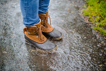 Boots Splashing In Puddles 01