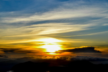 Fototapeta na wymiar Sunrise Adams Peak Sri Lanka