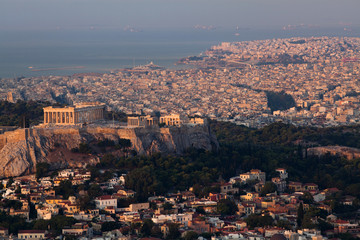 Fototapeta premium cityscape of Athens in early morning with the Acropolis seen from Lycabettus Hill, the highest point in the city