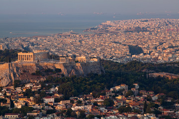 Fototapeta premium cityscape of Athens in early morning with the Acropolis seen from Lycabettus Hill, the highest point in the city