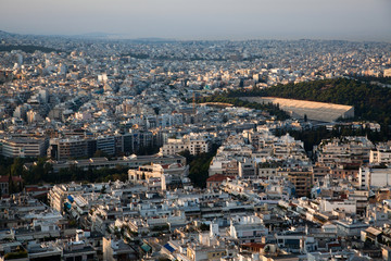 Obraz premium cityscape of Athens in early morning with the Acropolis seen from Lycabettus Hill, the highest point in the city
