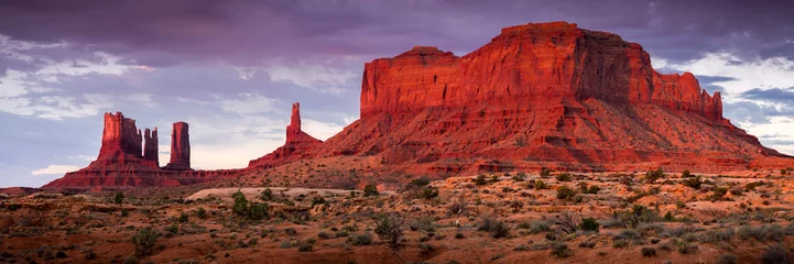 Zelfklevend Fotobehang Monument Valley Arizona © jon manjeot
