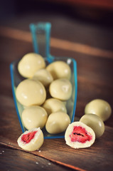 strawberries in white chocolate