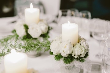 Obraz premium Decoration of the centerpieces of a wedding with the cutlery and vintage details.