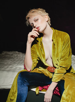 Glamour fashion portrait of beautiful woman