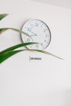 Clock with Los Angeles time
