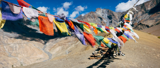 Kiupa La pass prayer flags
