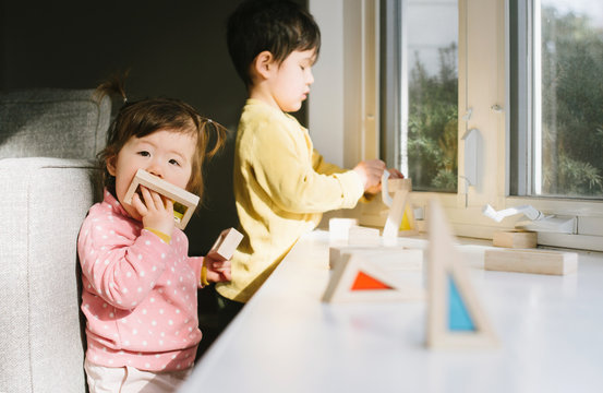 Kids playing with blocks