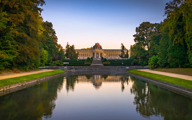 Obraz premium African Museum reflection