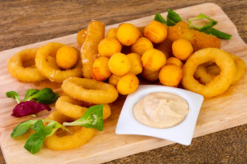 Onion rings and potato balls
