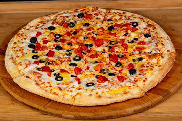 Pizza with chicken