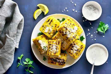 Grilled corn on the cob © voltan