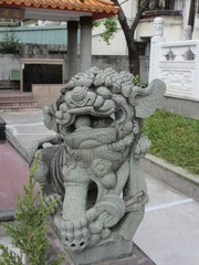 Obraz premium 陽気な狛犬