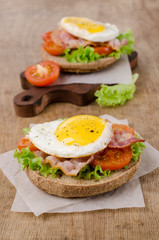Traditional sandwich with fried bacon