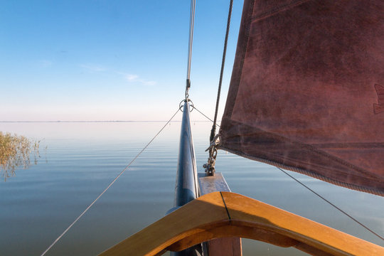 Mit dem Zeesenboot auf dem Bodden unterwegs