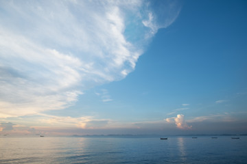Fototapeta na wymiar Beautiful sea with blue sky on sunny day.