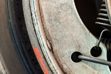 The mechanism of the rear brakes of the car. A large fragment of a working device.