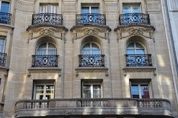 Fototapeta na wymiar Immeuble de luxe à Paris, France