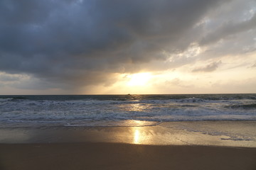 Obraz na płótnie Canvas Sunrise on the sea