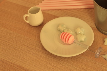 pink tableware food