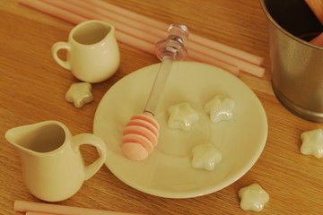 pink tableware food