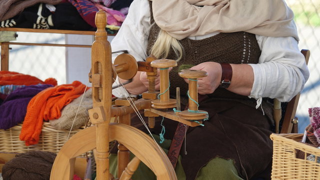 Spinnerin Mittelaltermarkt