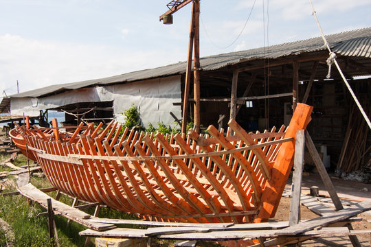 Bootsspanten auf einer Werft in Griechenland