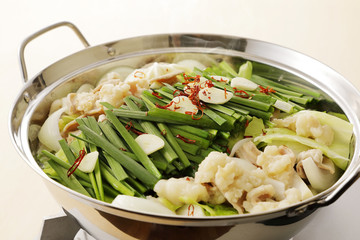 もつ鍋　Motsunabe. Giblets cooked in a hot pot