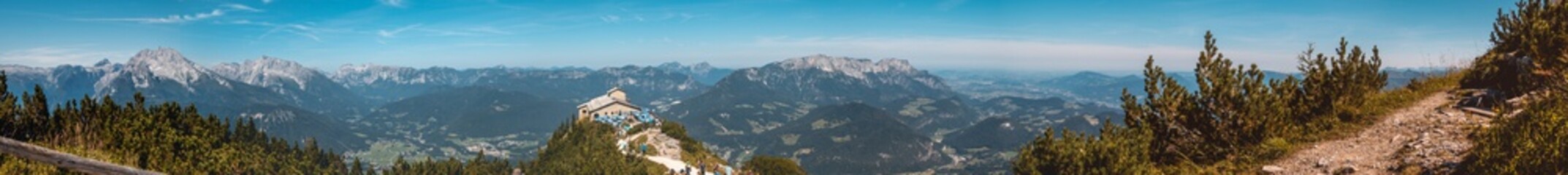 Fototapeta na wymiar Beautiful alpine view at the Kehlsteinhaus - Eagle s Nest - Berchtesgaden - Bavaria - Germany
