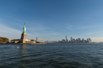 Freiheitsstatue mit Blick auf New York
