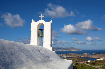 Fototapeta premium White church on the highest spot of Chora, the capital of Ios island, Cyclades, Greece