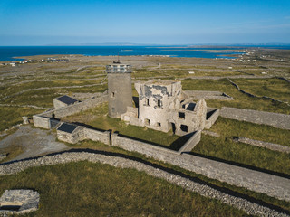 Old lighthouse in the Inishmore © timursalikhov