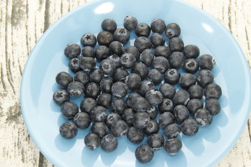 Myrtilles sur une assiette